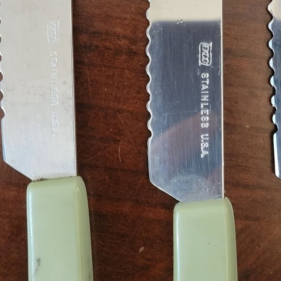 Set Of 6 Vintage Ecko Stainless Steel Serrated Knives With Green Handles - Picture 2 of 4
